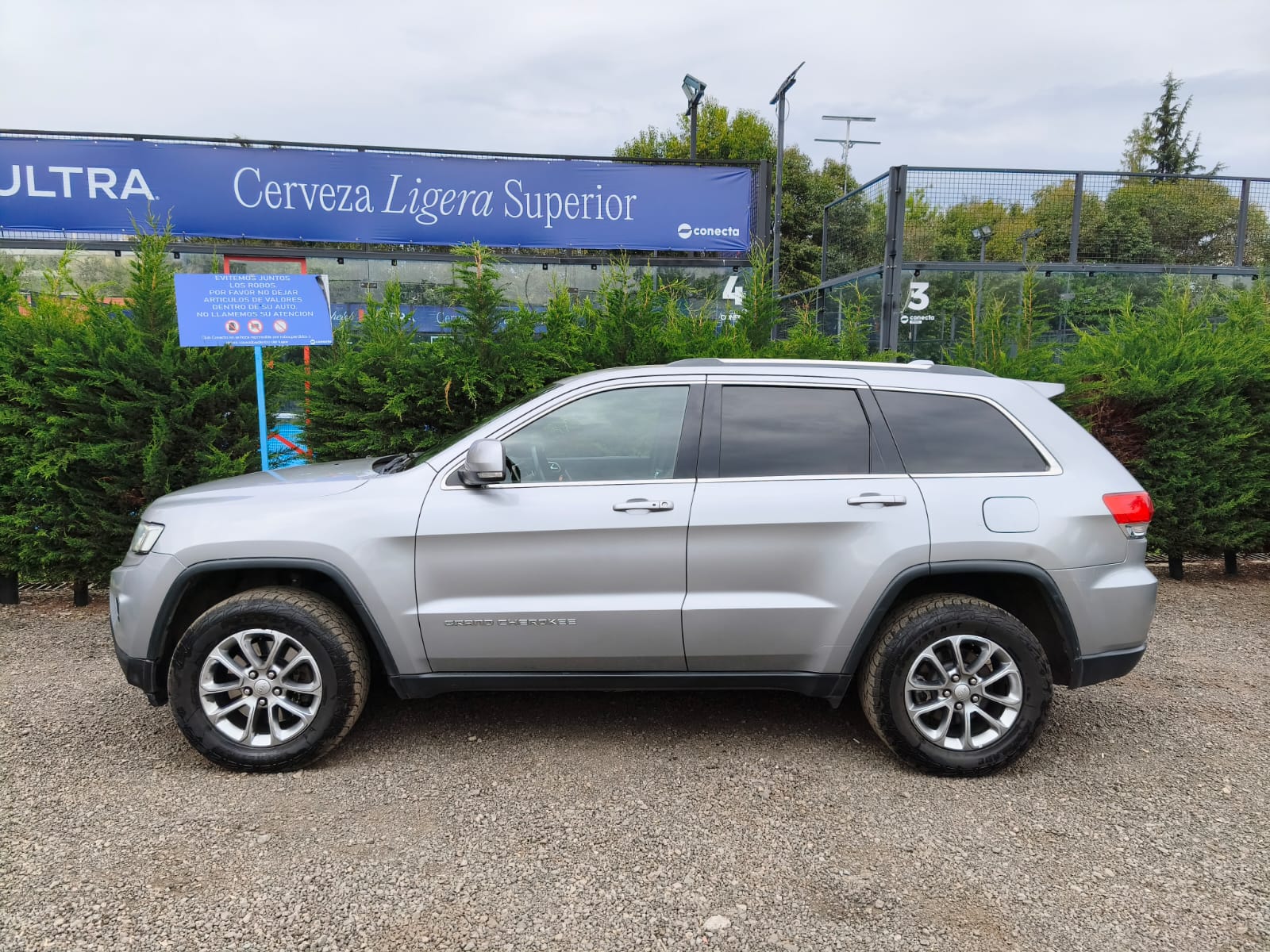 Vehicle media 4