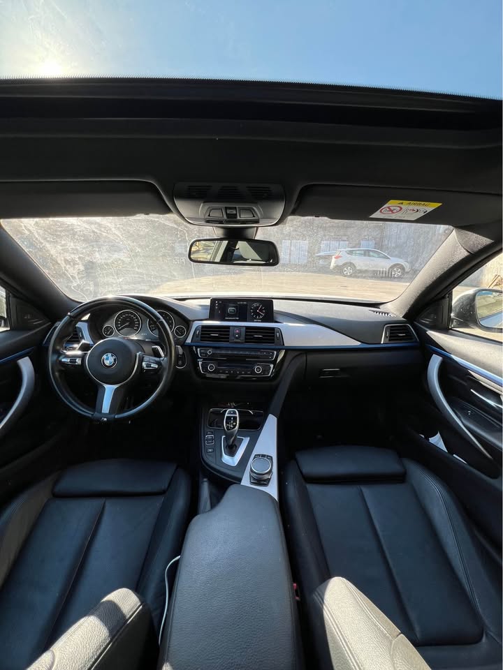 Vehicle media 6