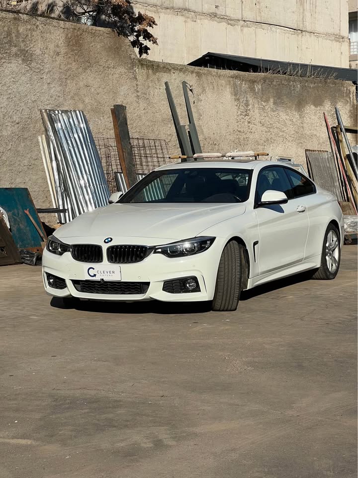 Vehicle media 5