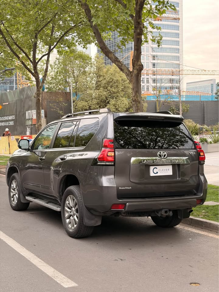 Vehicle media 4