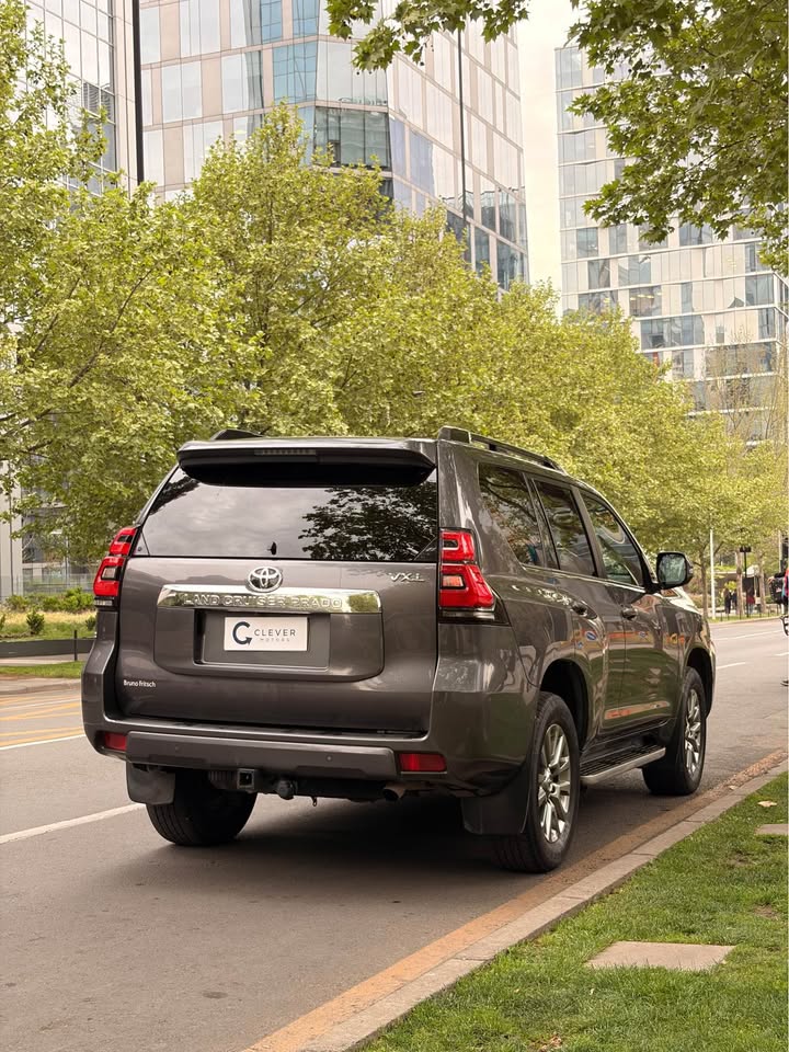 Vehicle media 6