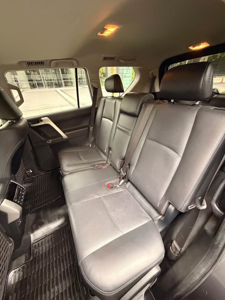 Vehicle media 8