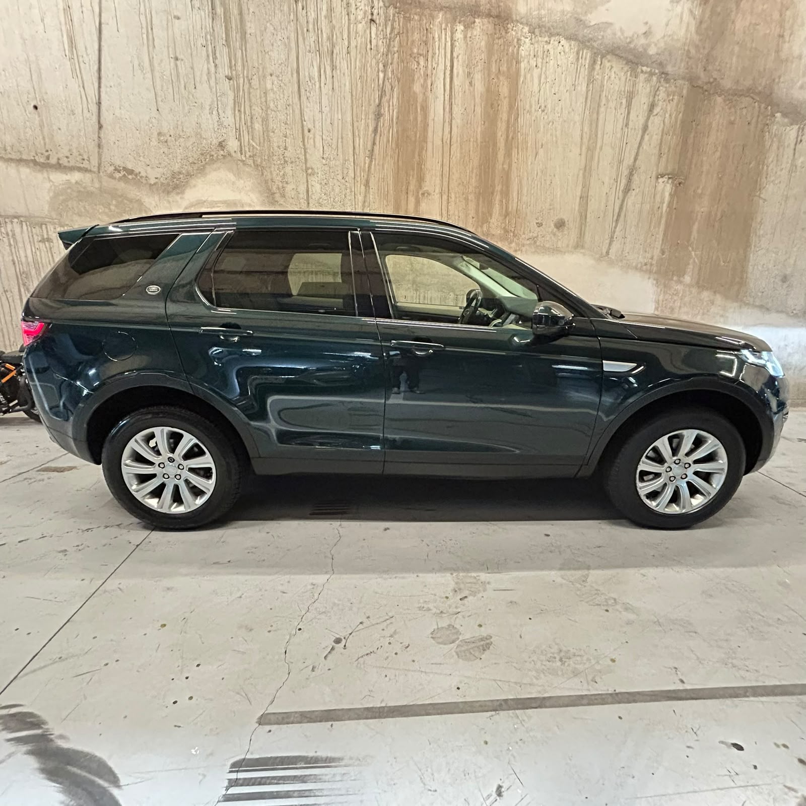Vehicle media 6