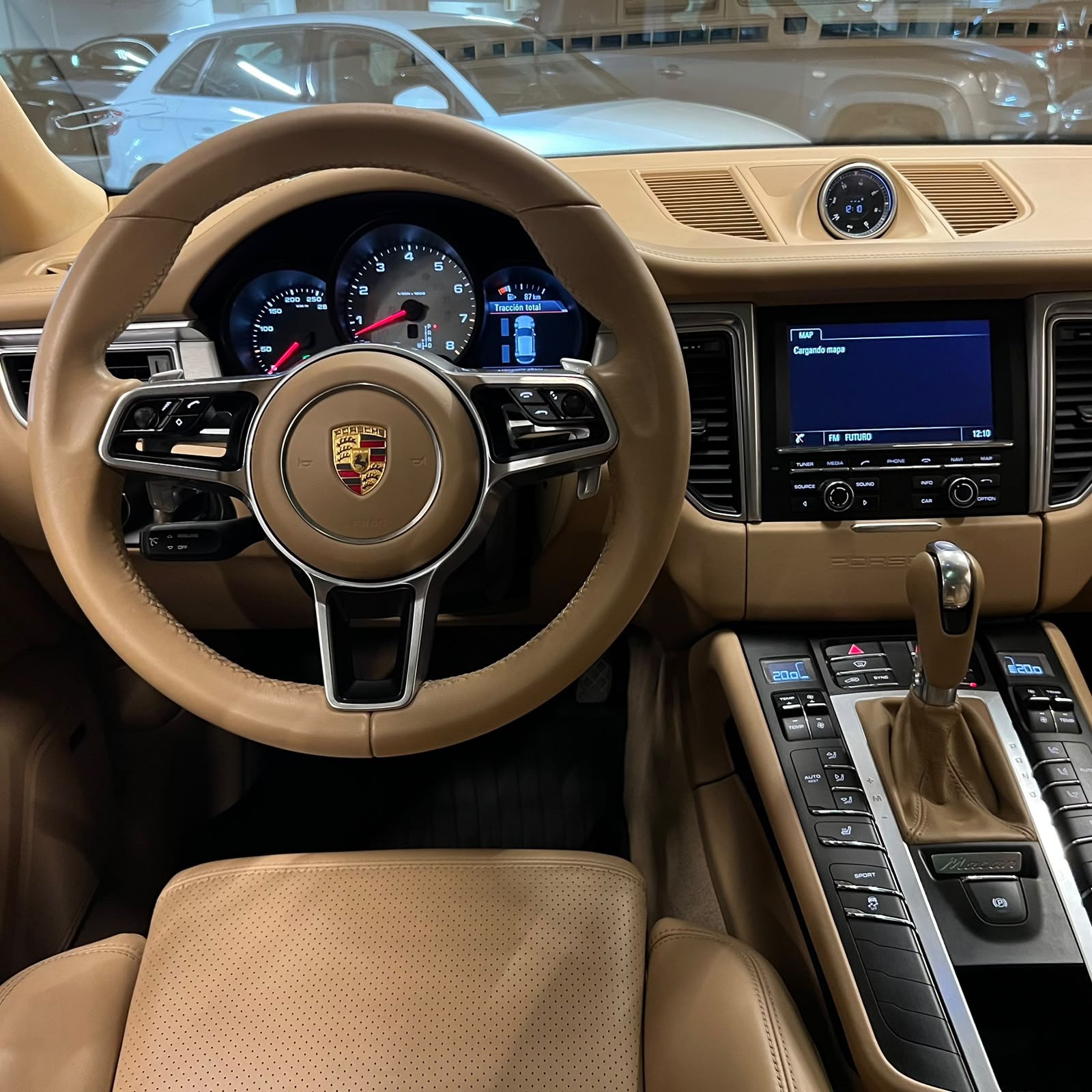 Porsche Macan — foto 9 de 20