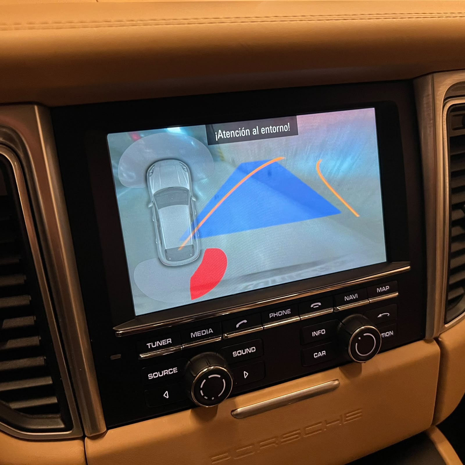 Porsche Macan — foto 12 de 20