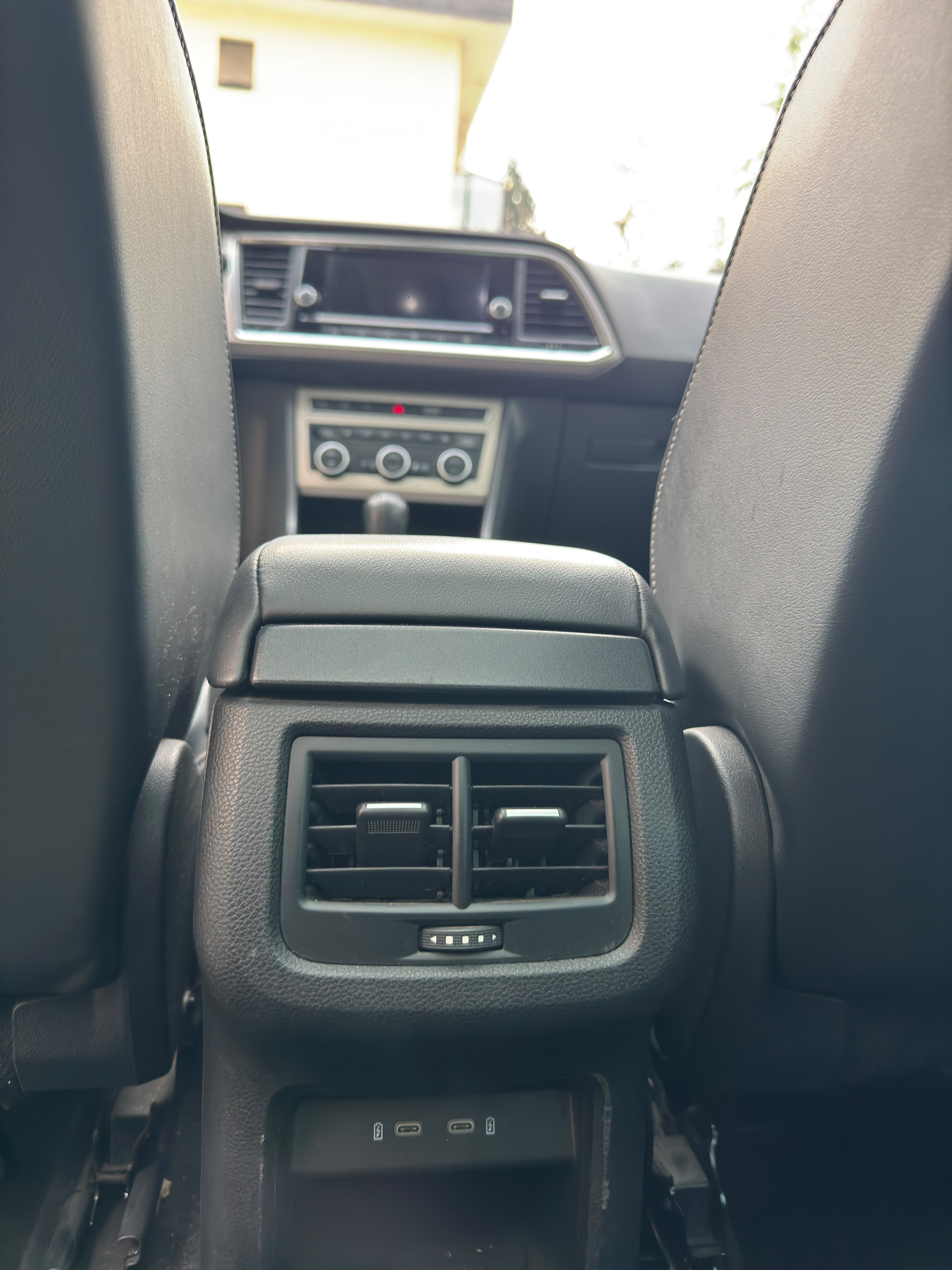 Vehicle media 9