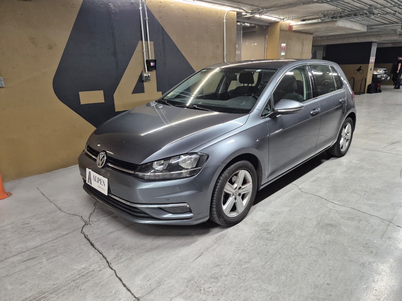 Vehicle media 4