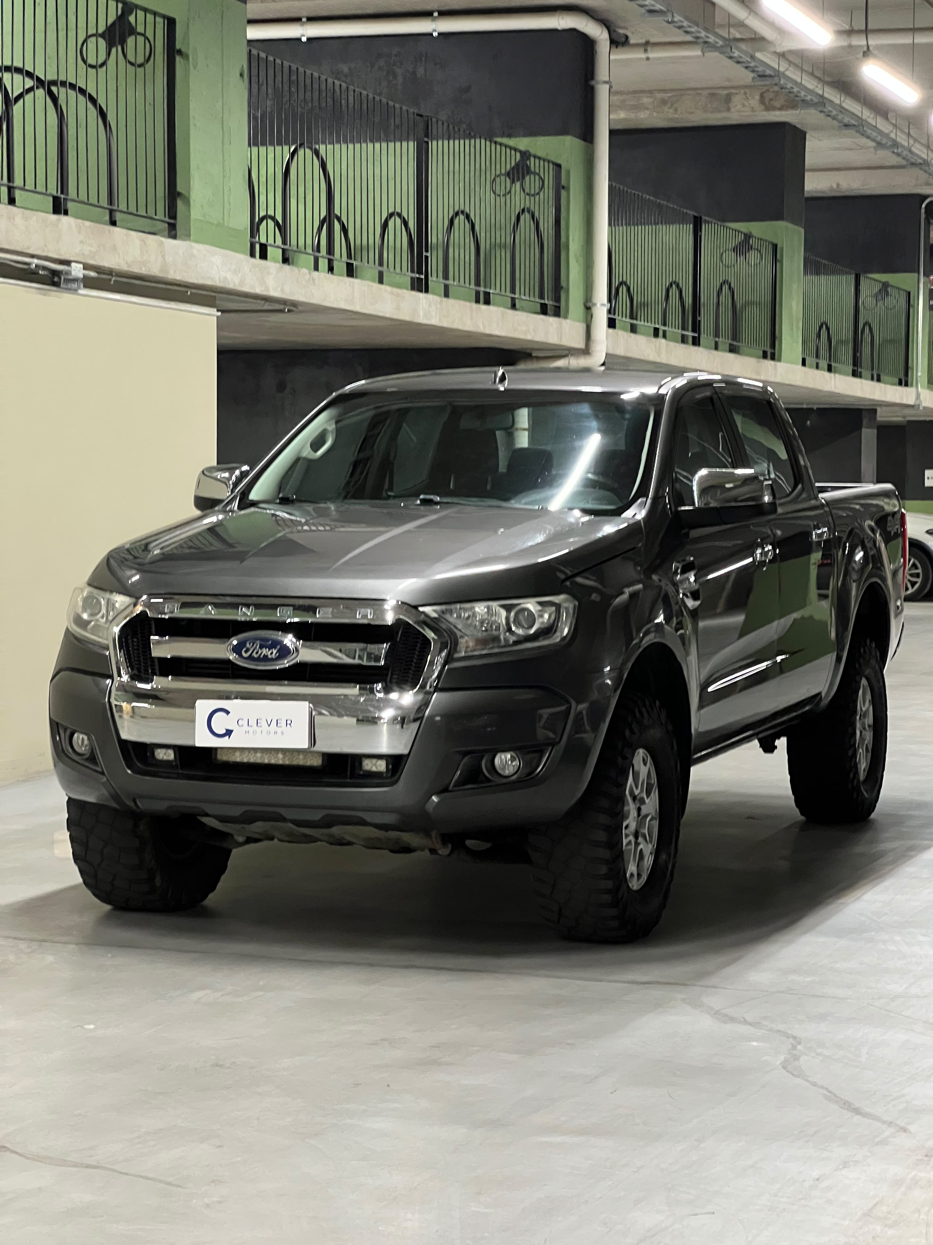 Vehicle media 5