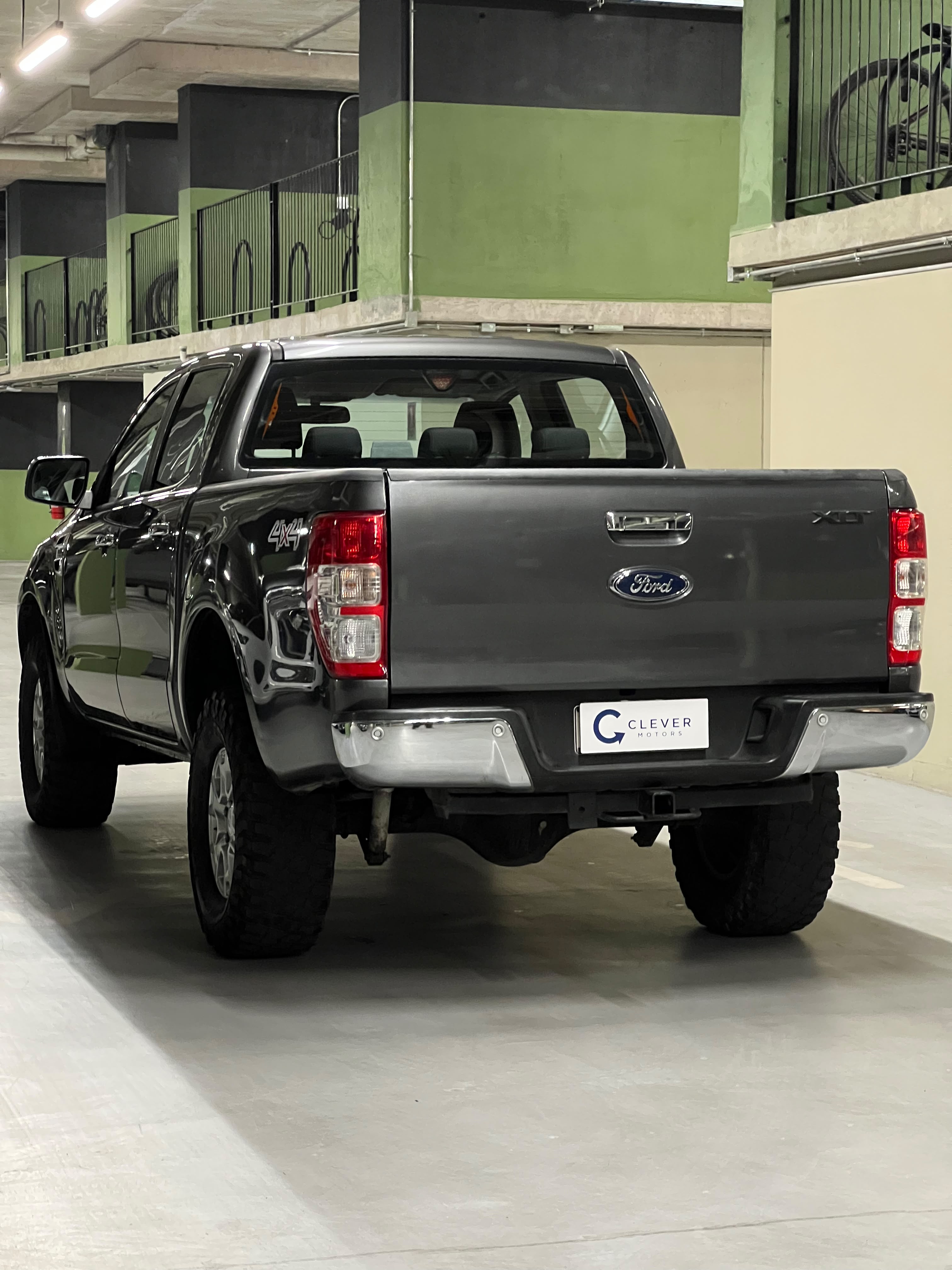 Vehicle media 4