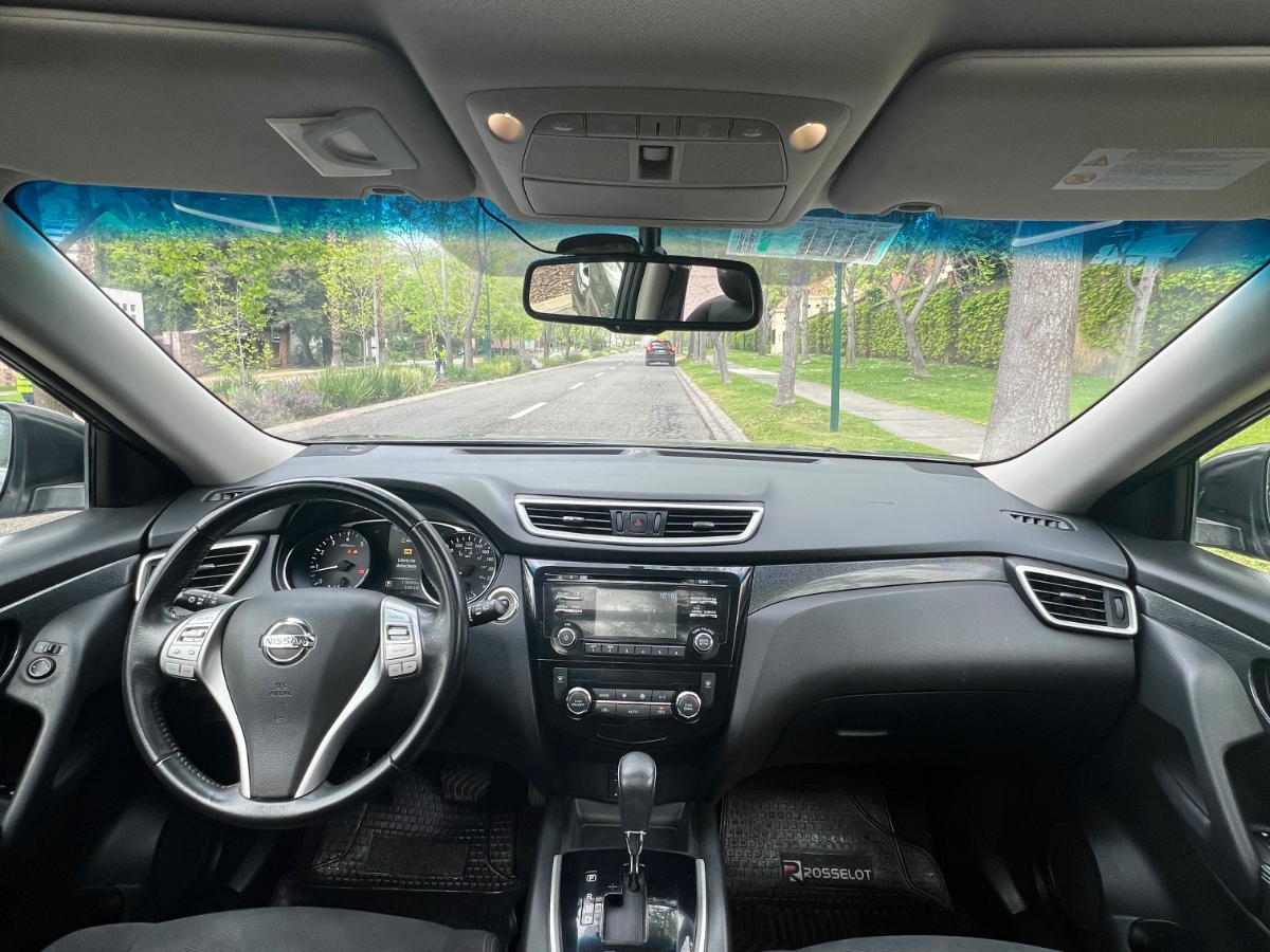 Vehicle media 7