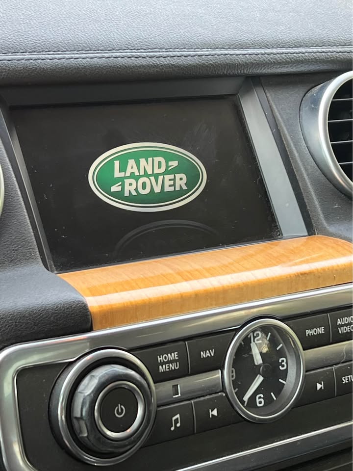 Vehicle media 9