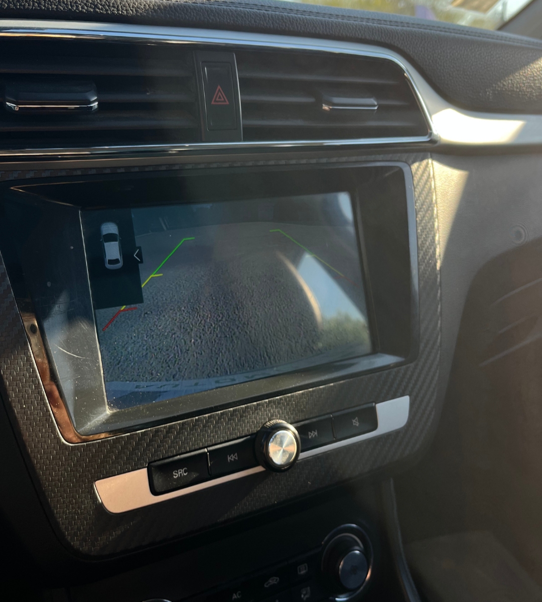 Vehicle media 8