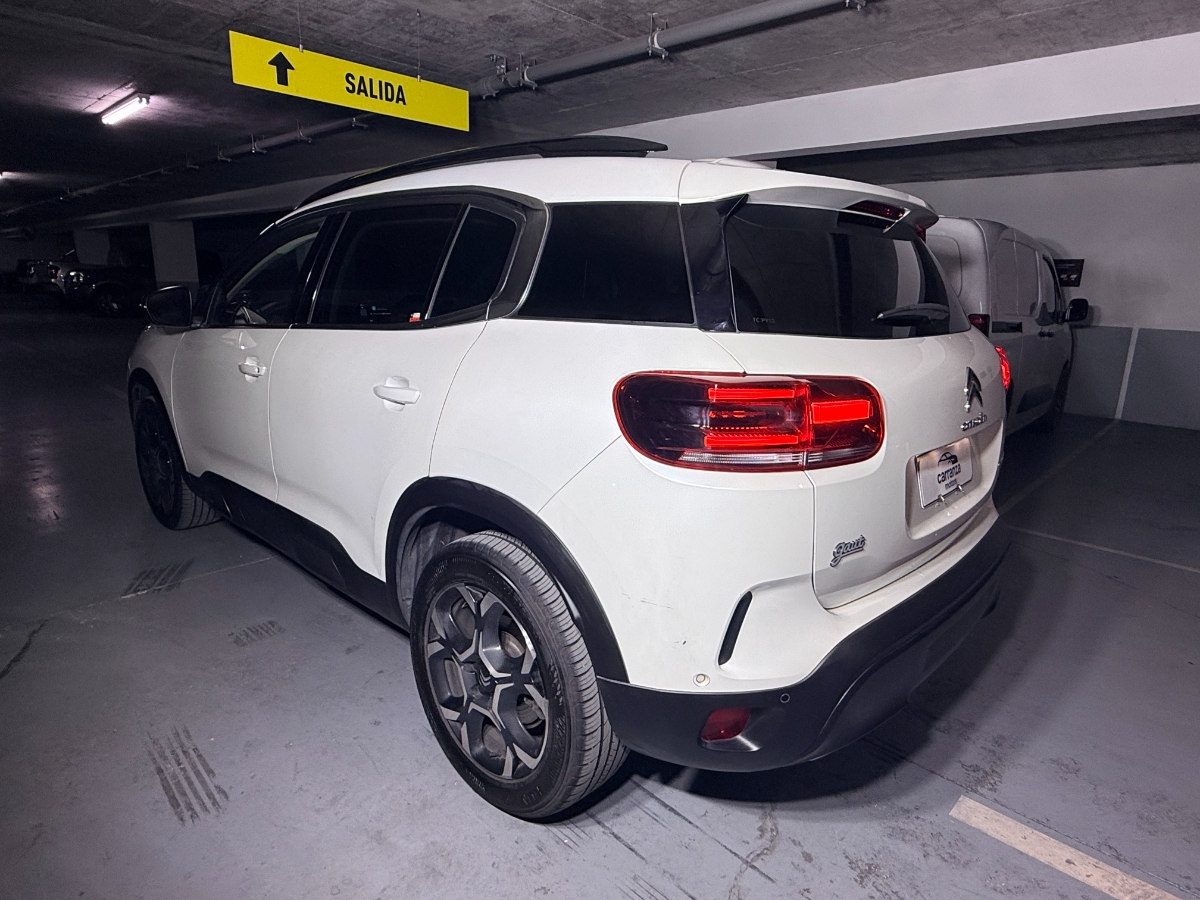 Vehicle media 7