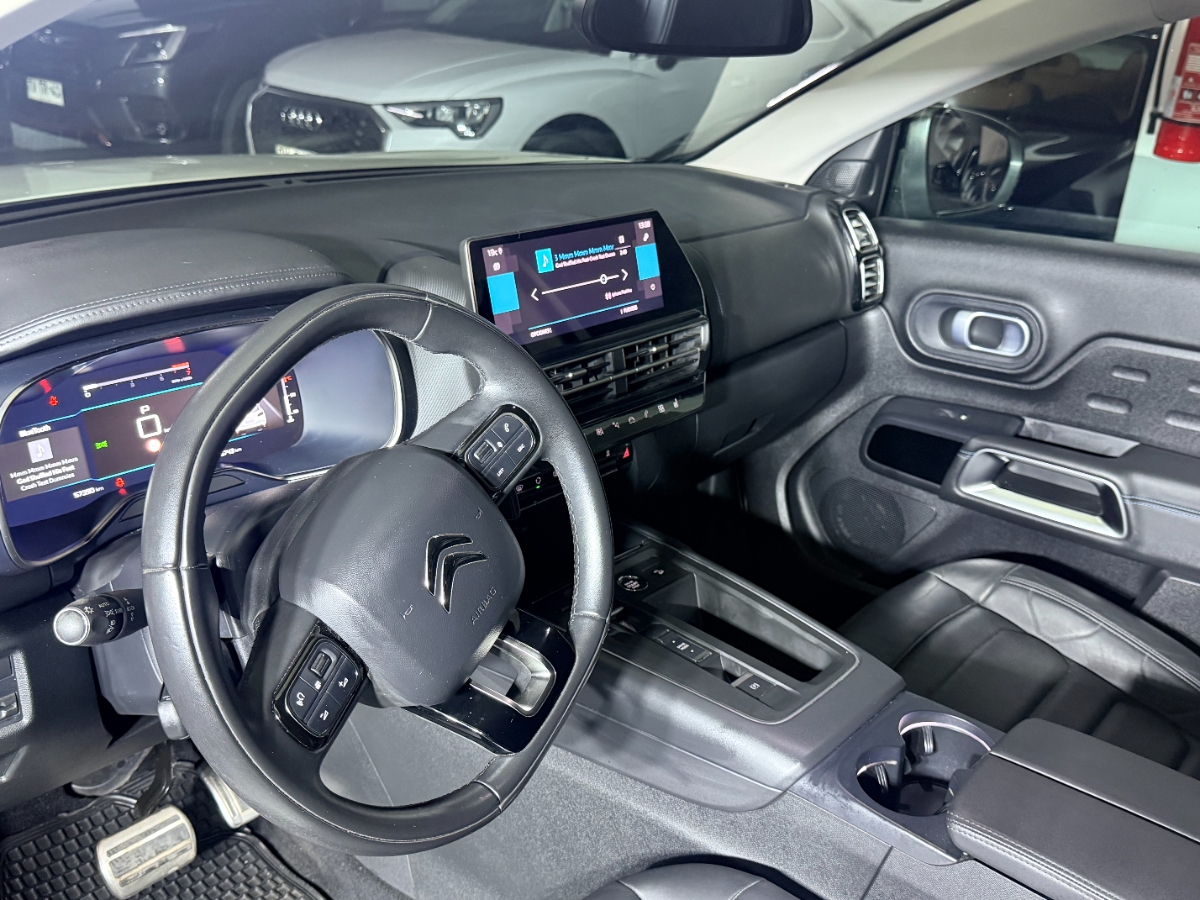 Vehicle media 10