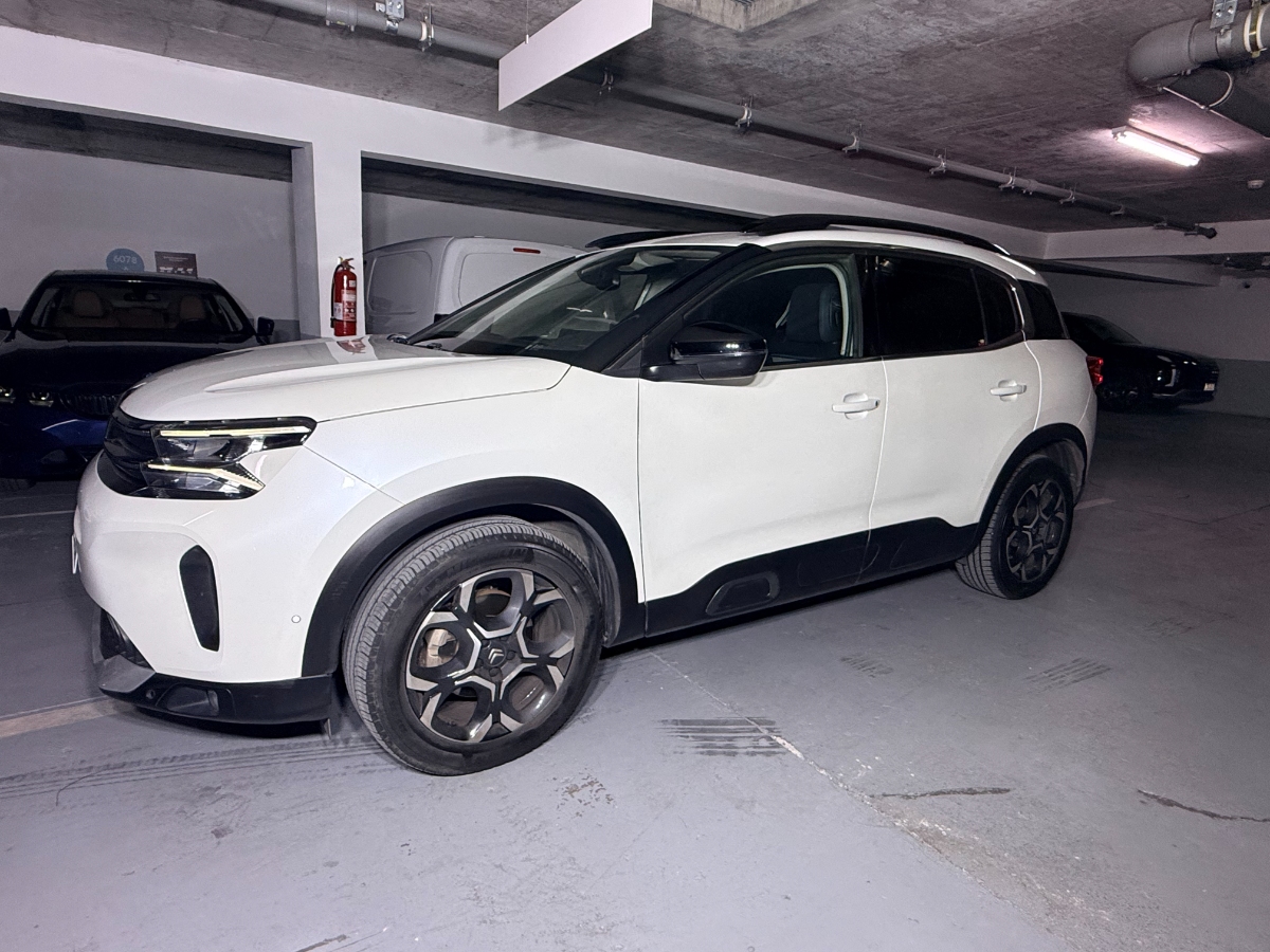 Vehicle media 6