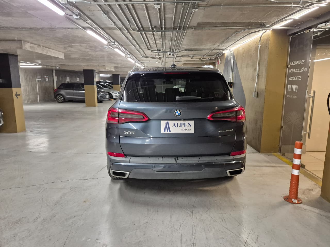 Vehicle media 8
