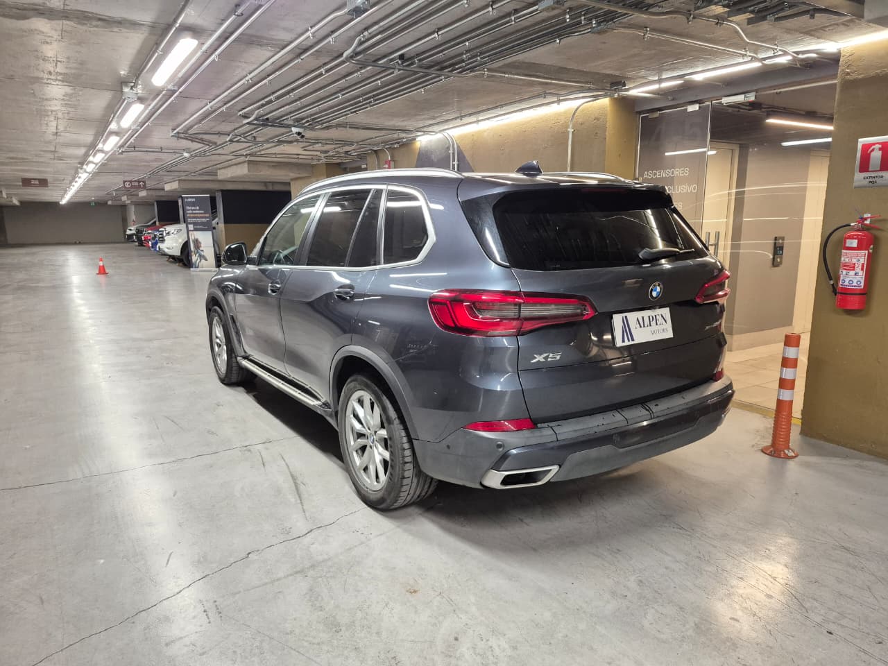 Vehicle media 9