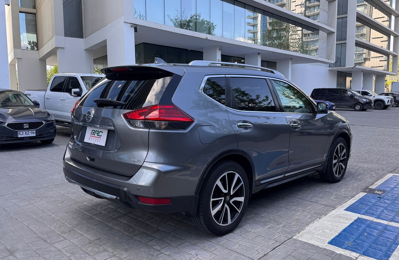 Vehicle media 7