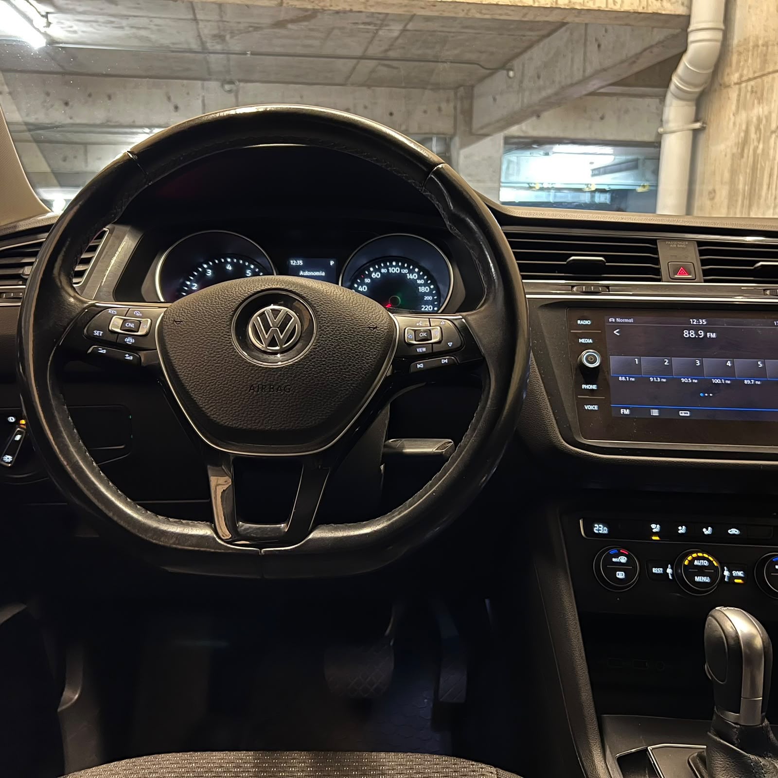 Vehicle media 9