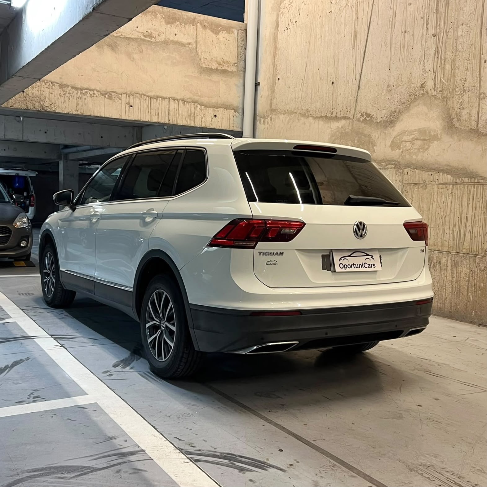 Vehicle media 6