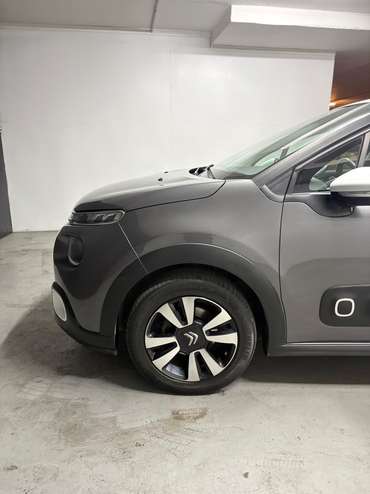 Vehicle media 7