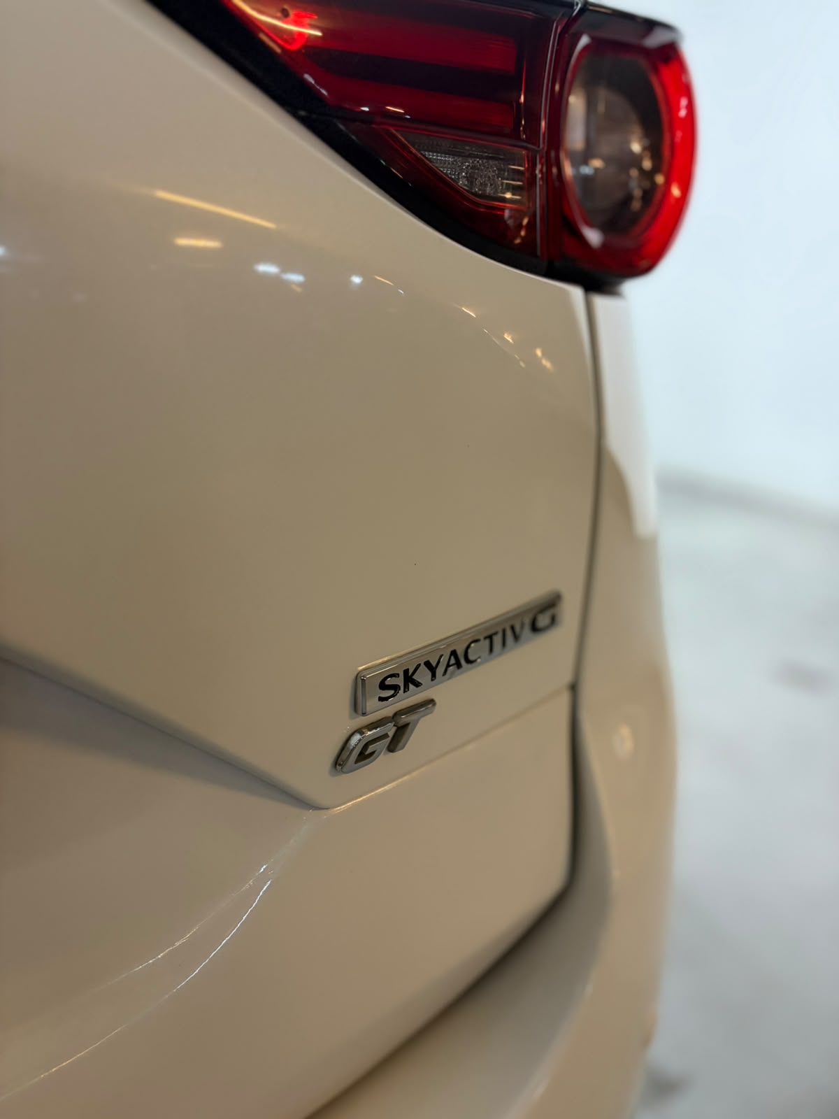 Vehicle media 9