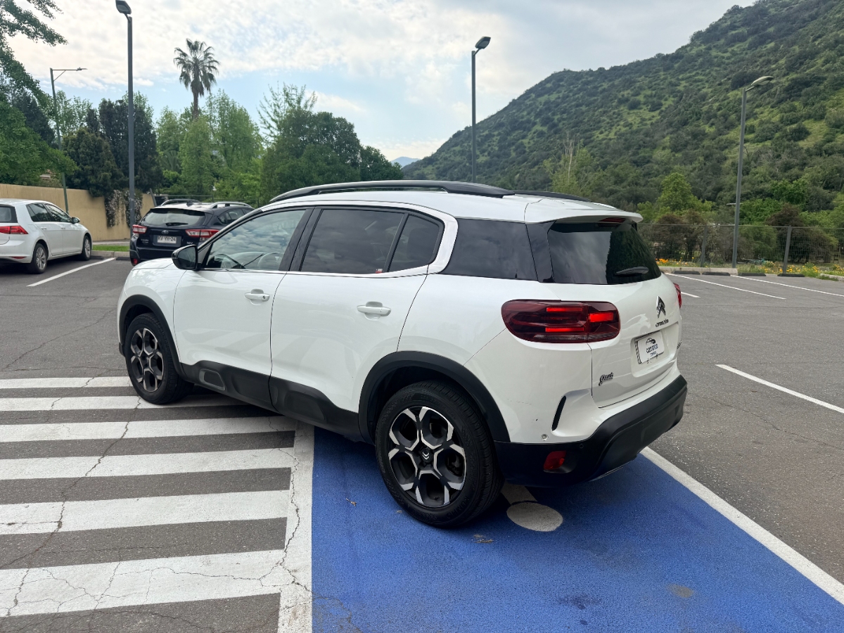 Vehicle media 6
