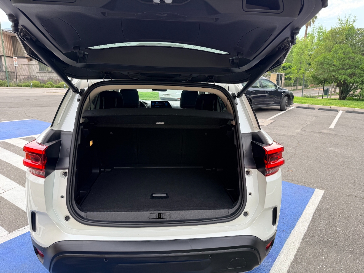 Vehicle media 9