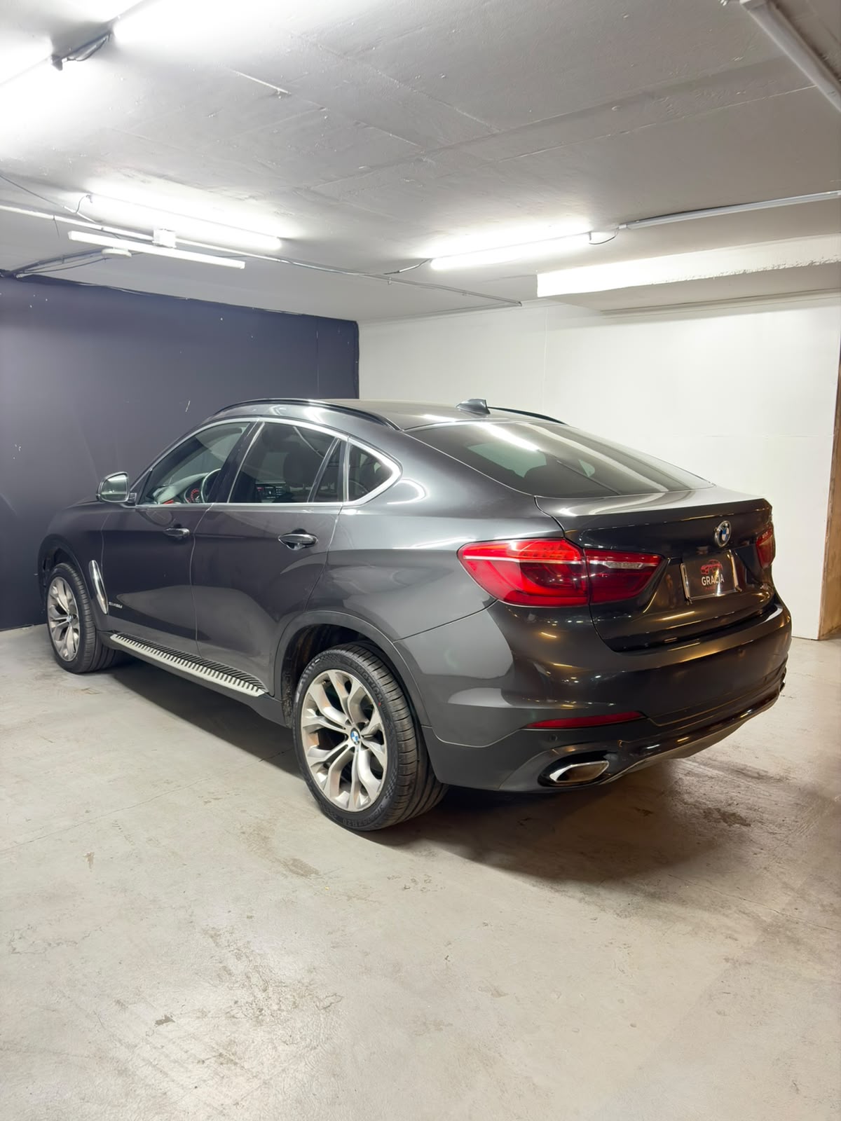 Vehicle media 6