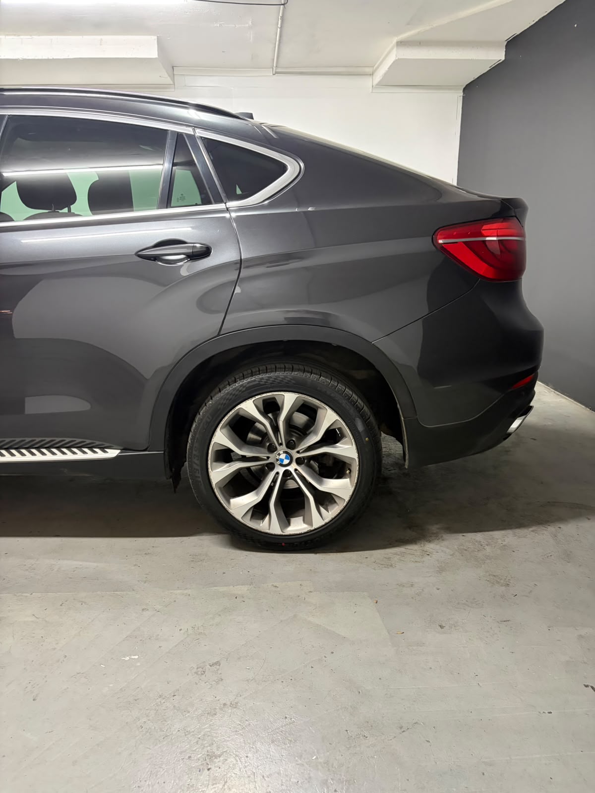 Vehicle media 8