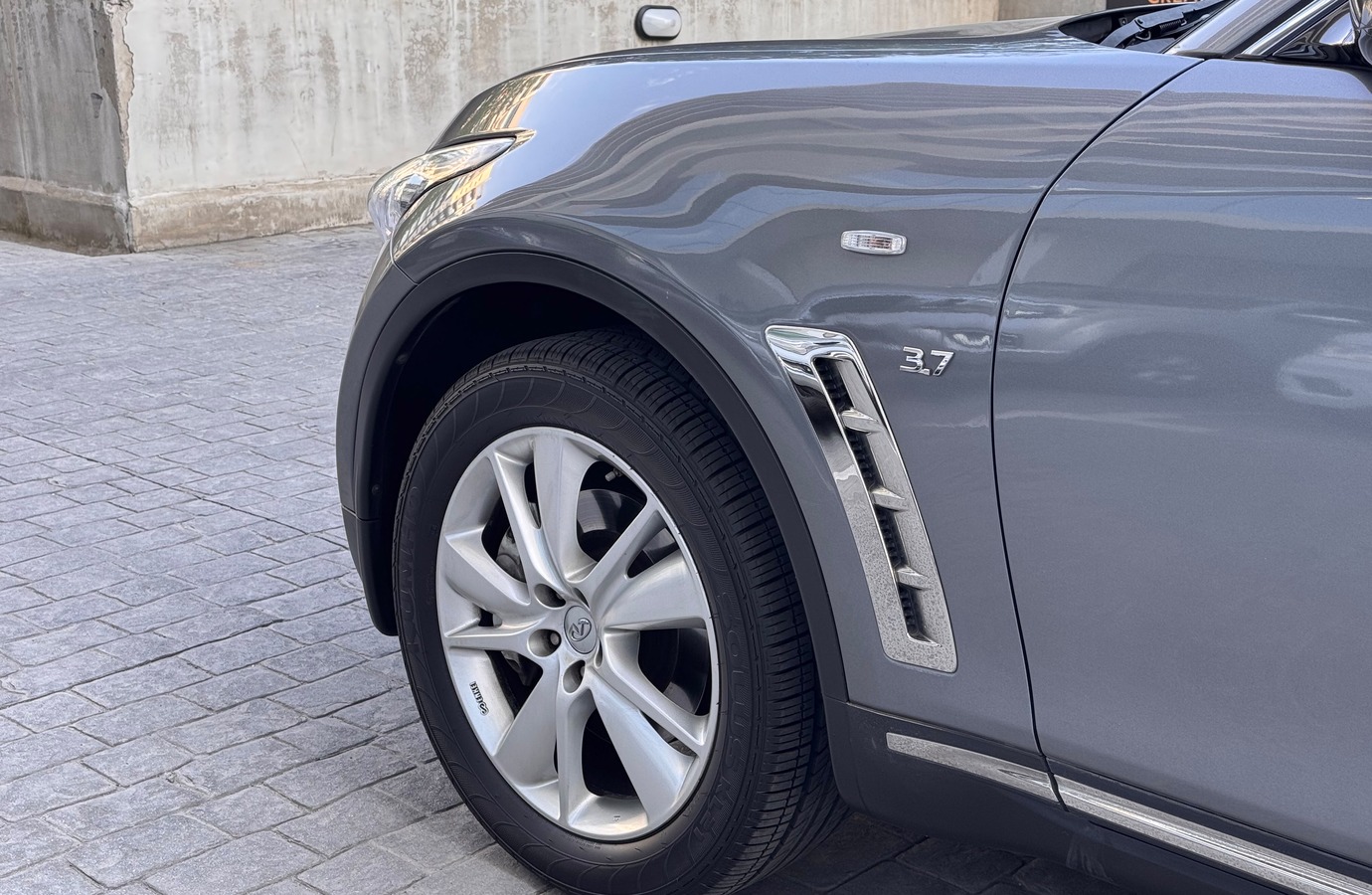 Vehicle media 5