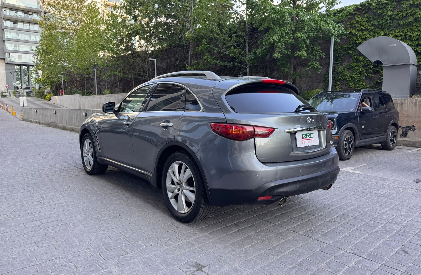 Vehicle media 6