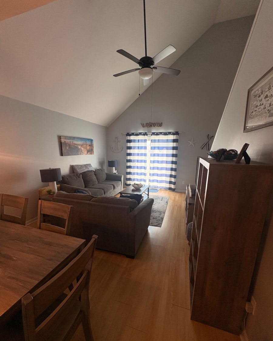A photograph from a job by The Broome Closet, Wilmington, NC.