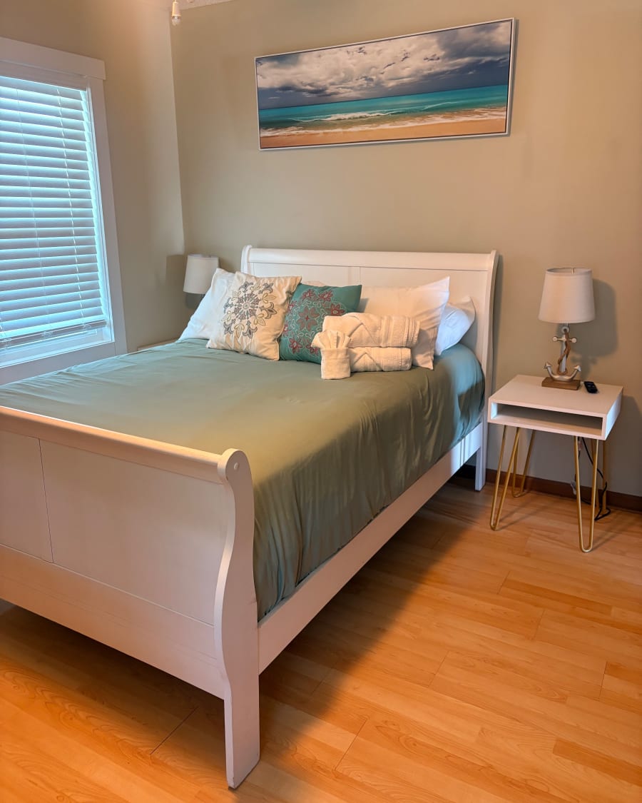 A photograph from a job by The Broome Closet, Wilmington, NC.