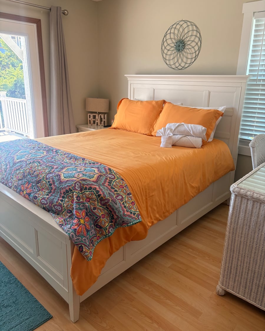 A photograph from a job by The Broome Closet, Wilmington, NC.
