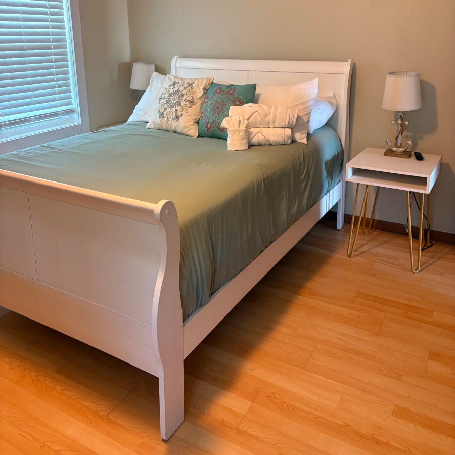 A photograph from a job by The Broome Closet, Wilmington, NC.