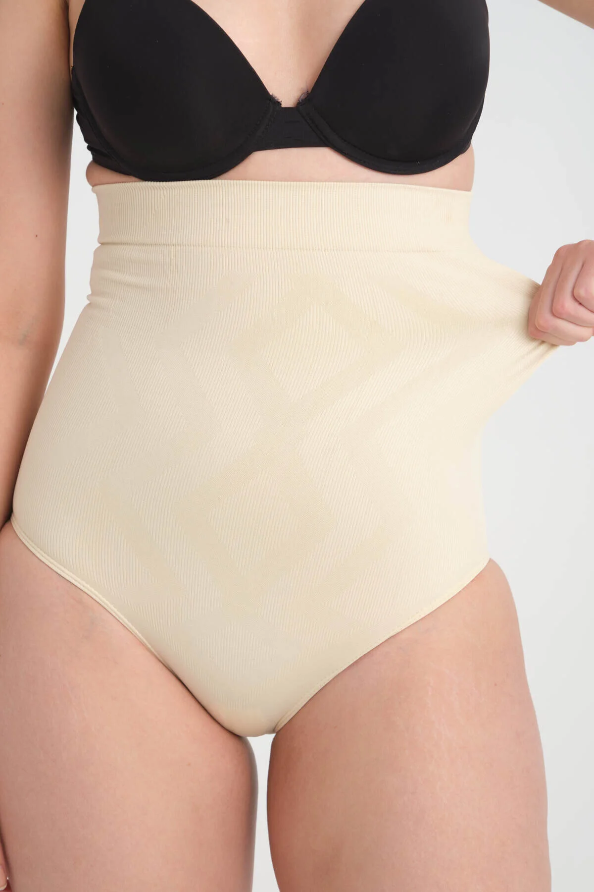 Doğal Duruş ve Özgüvenli Silüet