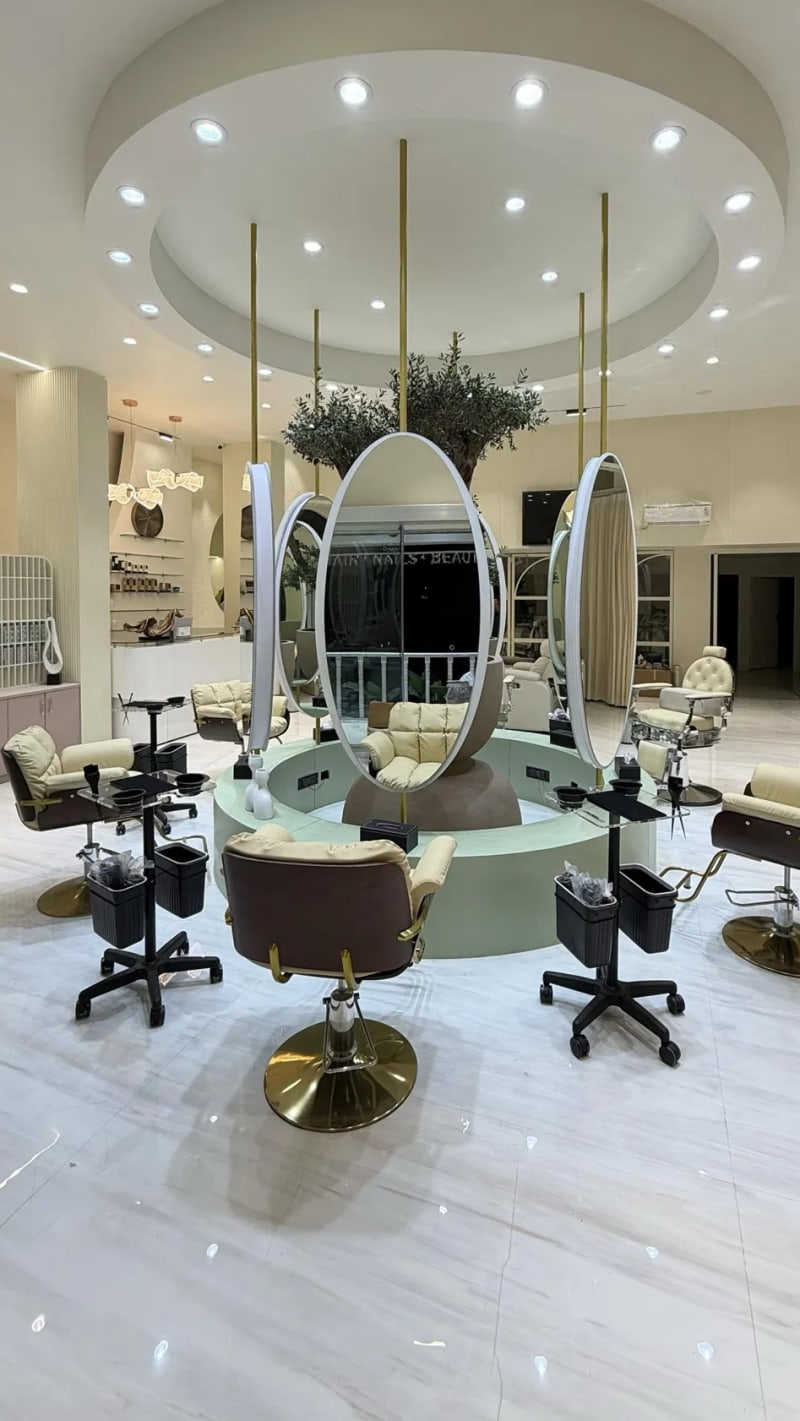 Ally 21 Salon Decor