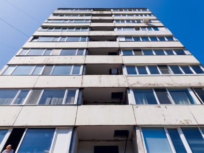 Аналитики раскрыли, сколько зарплат придется отложить на покупку квартиры