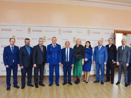 На внештатной кафедре Дальневосточного института управления при Уполномоченном по правам человека состоялась лекция прокурора Хабаровского края