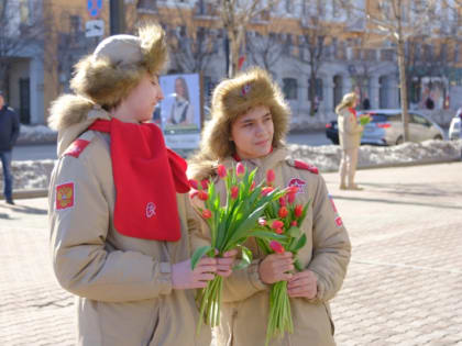 "Километры красоты": женщин Хабаровского края поздравили с 8 марта