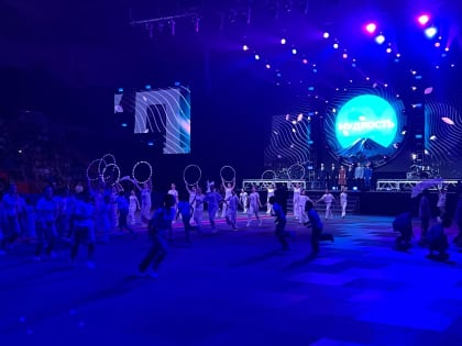 Около 5 тысяч выпускников собралось на городском выпускном в Хабаровске