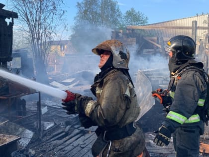 Два человека погибли в пожаре в Хабаровске