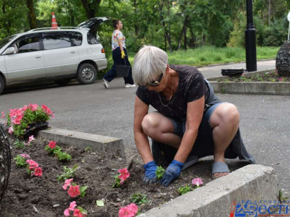 Подсадкой цветов в парках и на бульварах занялись в Хабаровске