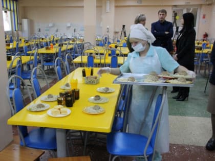 Общественники и родители проверили организацию питания школьников в Хабаровске