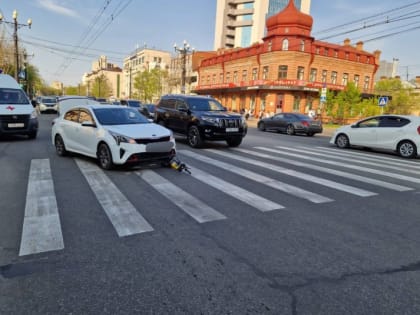 Автомобиль сбил 12-летнюю девочку на электросамокате в Хабаровске