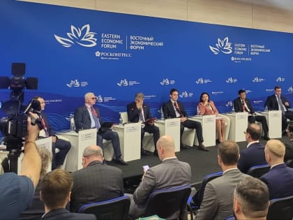 Идет мощная конкуренция за глобальные транспортно-логистические потоки - Об этом сообщил сегодня Александр Шохин в ходе сессии «Новая логистика Дальнего Востока – «белый лебедь» эк