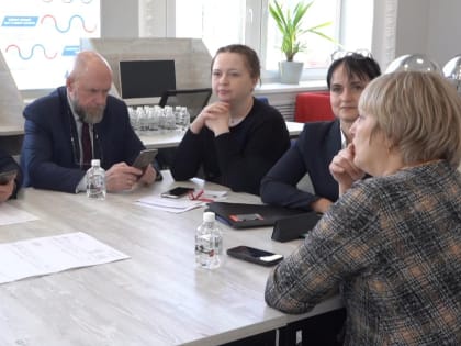 Поддержку института семьи и повышение рождаемости обсудили в Хабаровске