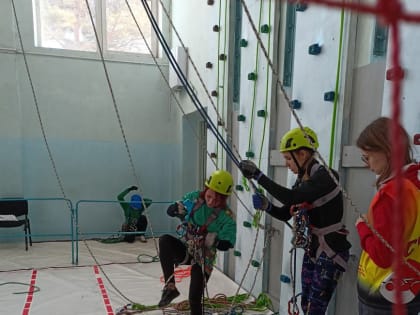 Краевые соревнования среди учащихся по спортивному туризму на пешеходных дистанциях