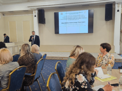 В преддверии празднования Дня социального работника проходит двухдневных семинар-совещание для руководителей подведомственных учреждений